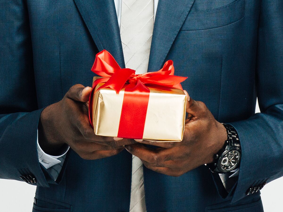 The 65 Best Gifts For Your Husband In 21