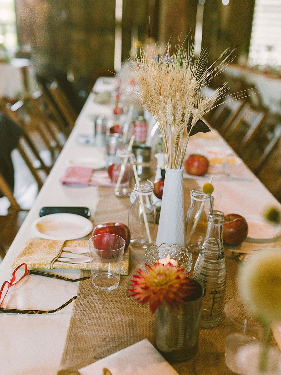 Ideas de centros de mesa no florales de otoño para tu boda