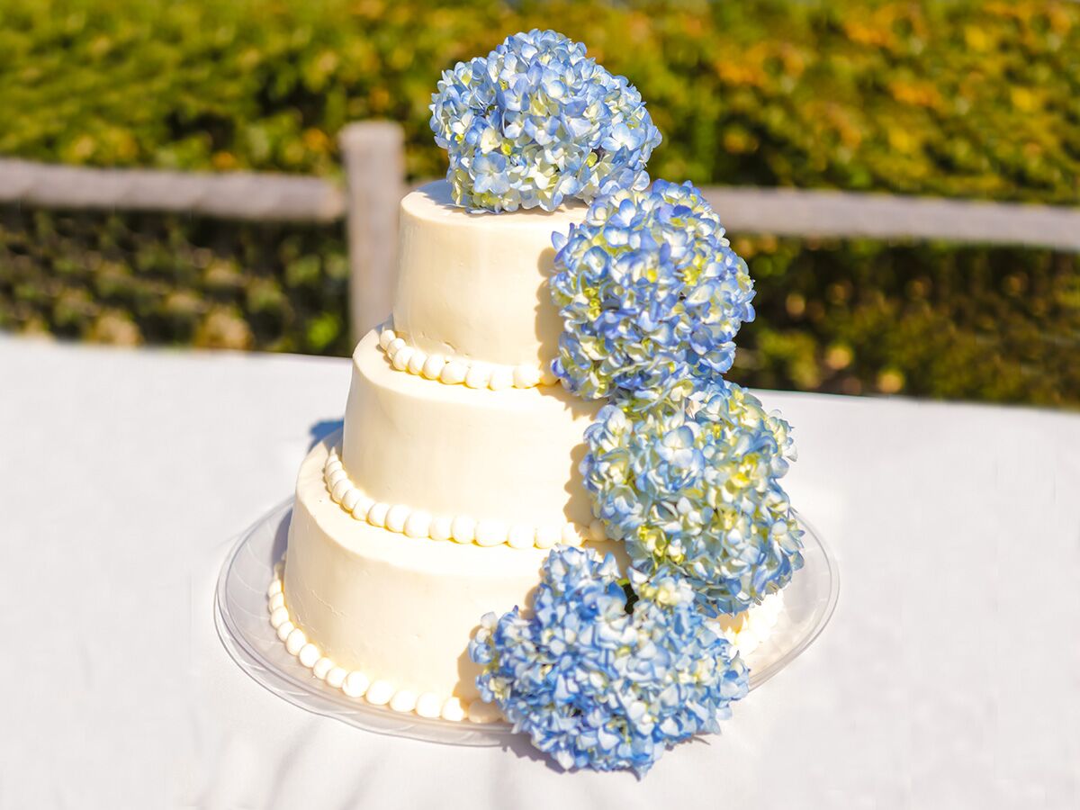 Hydrangea Cakes For Summer Wedding