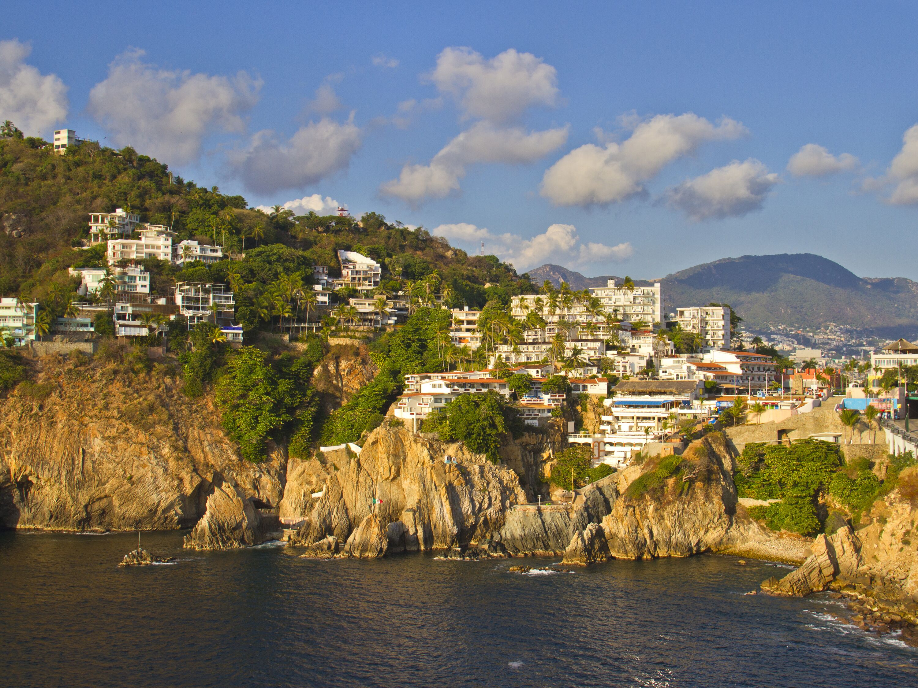 Acapulco Honeymoon: Weather and Travel Guide