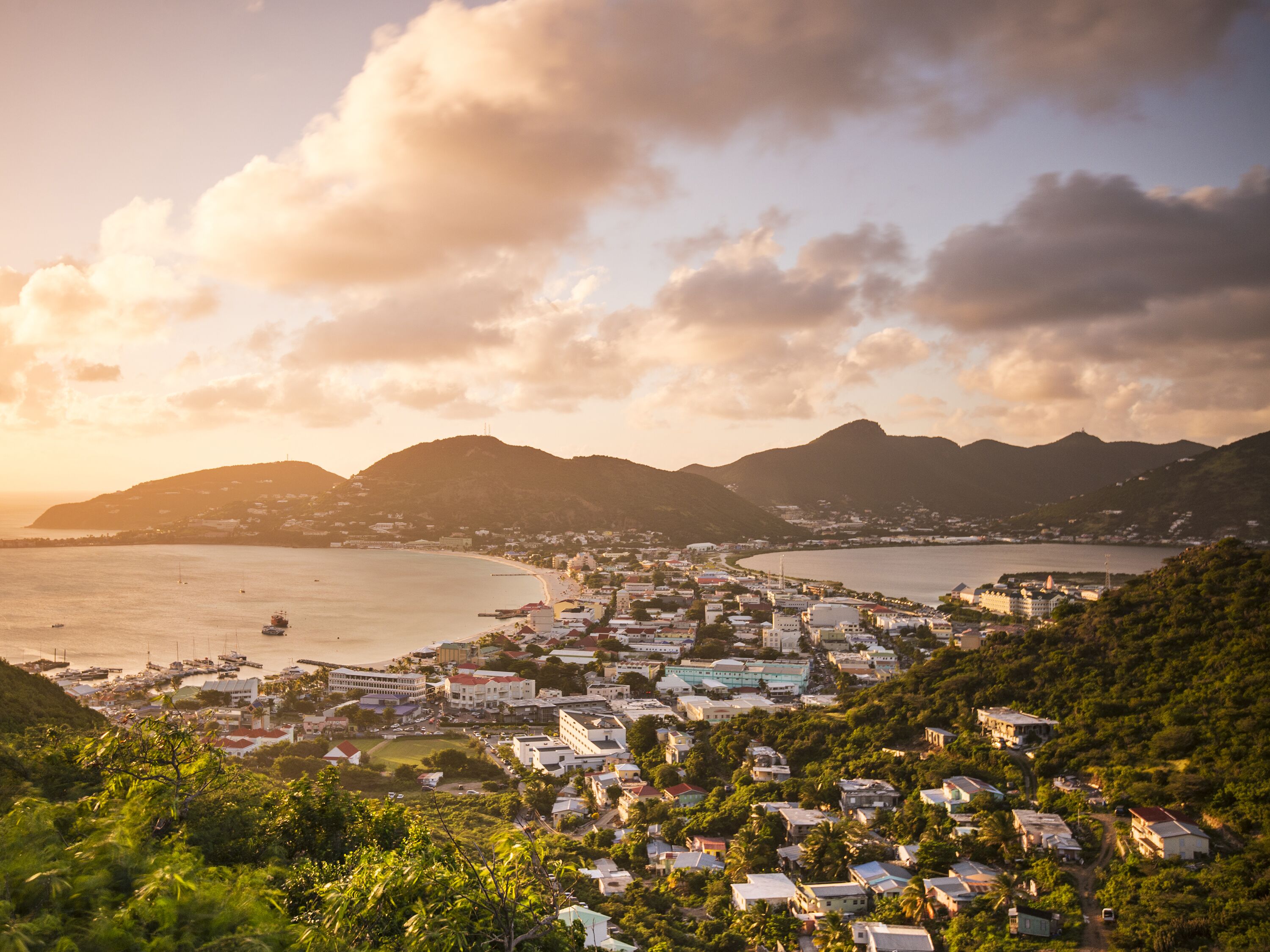 Saint Martin/St. Maarten Honeymoo: Weather and Travel Guide