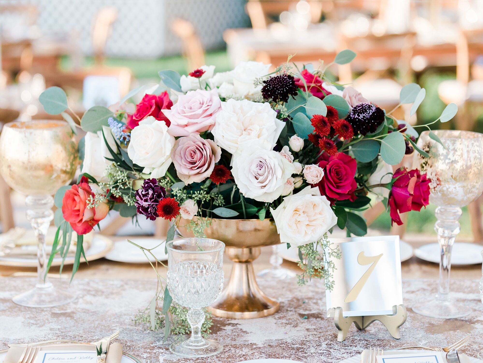 27 Wedding Table Decorations That Tie It All Together