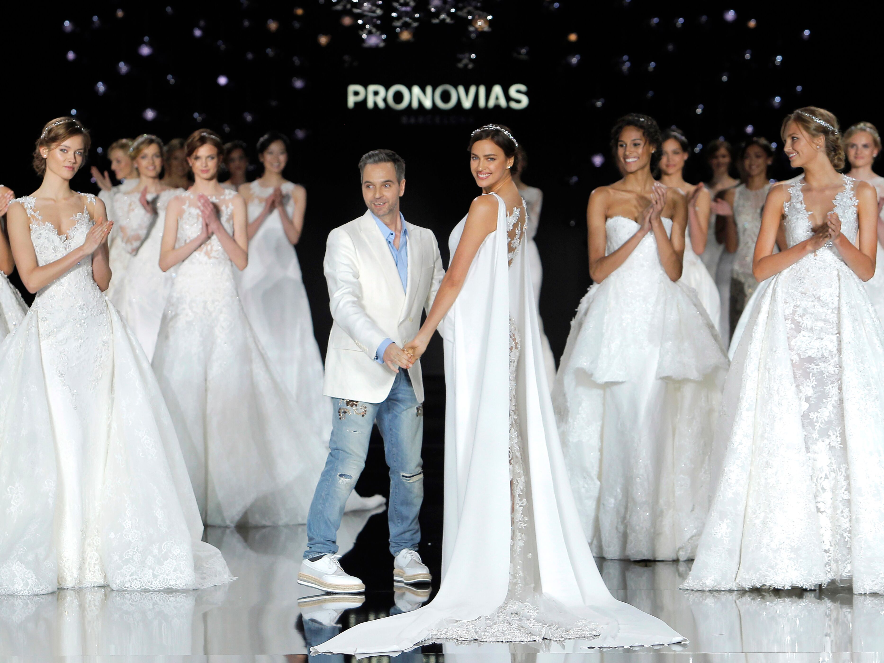 Pronovias показ