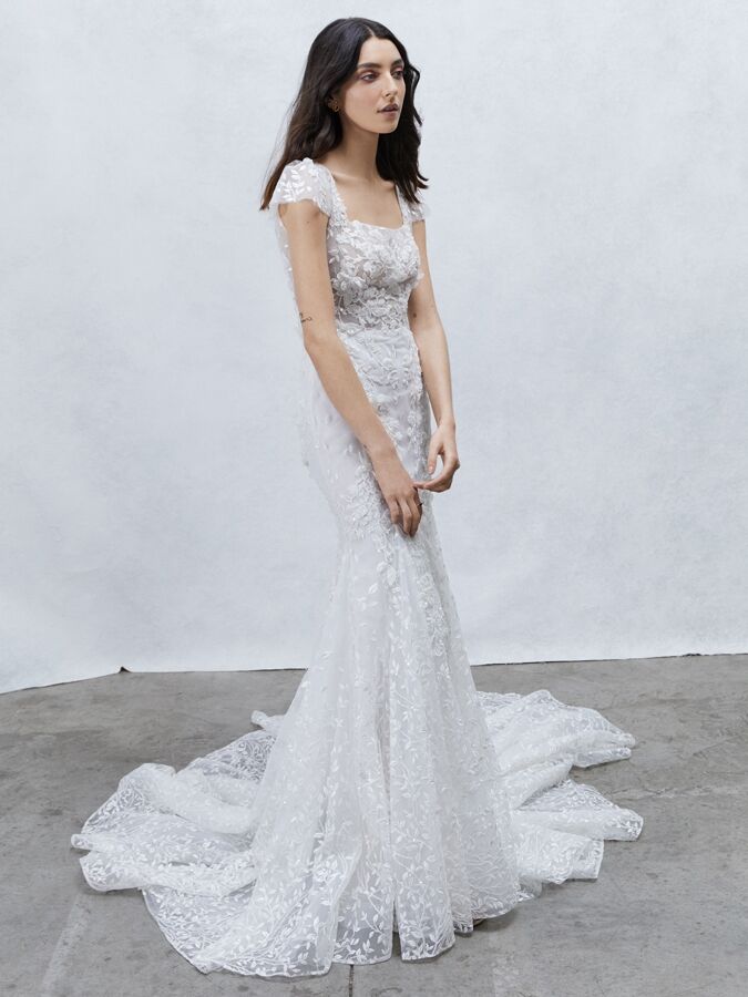Great Alyne Wedding Dresses  Don t miss out 