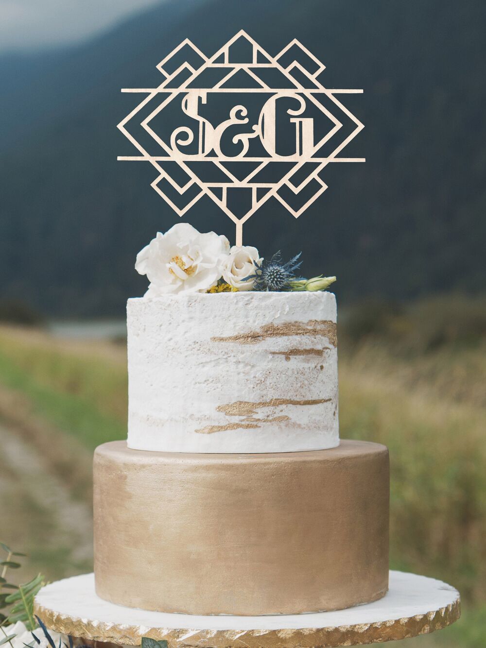 Art Deco monogramme wedding cake topper