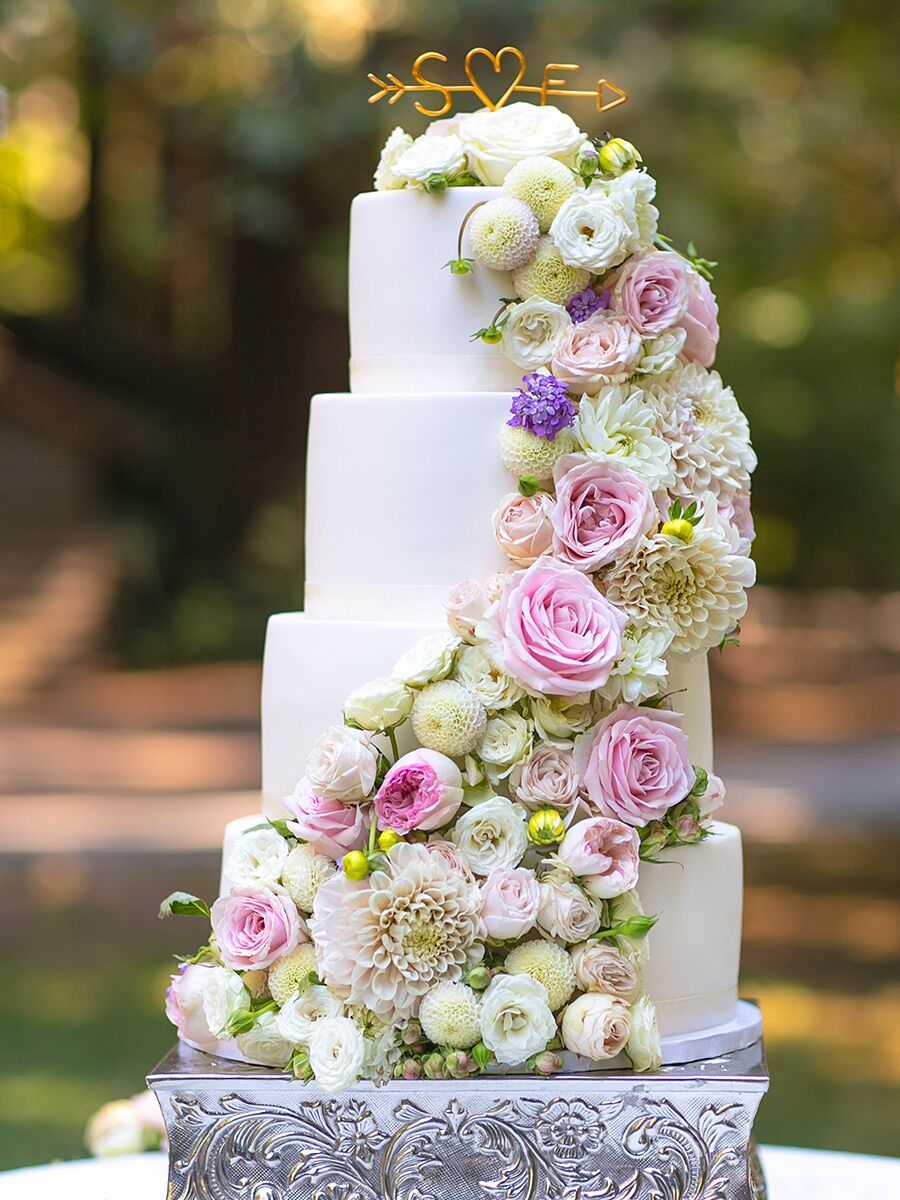 24 Gorgeous Wedding Cakes Ideas With Fresh Flowers