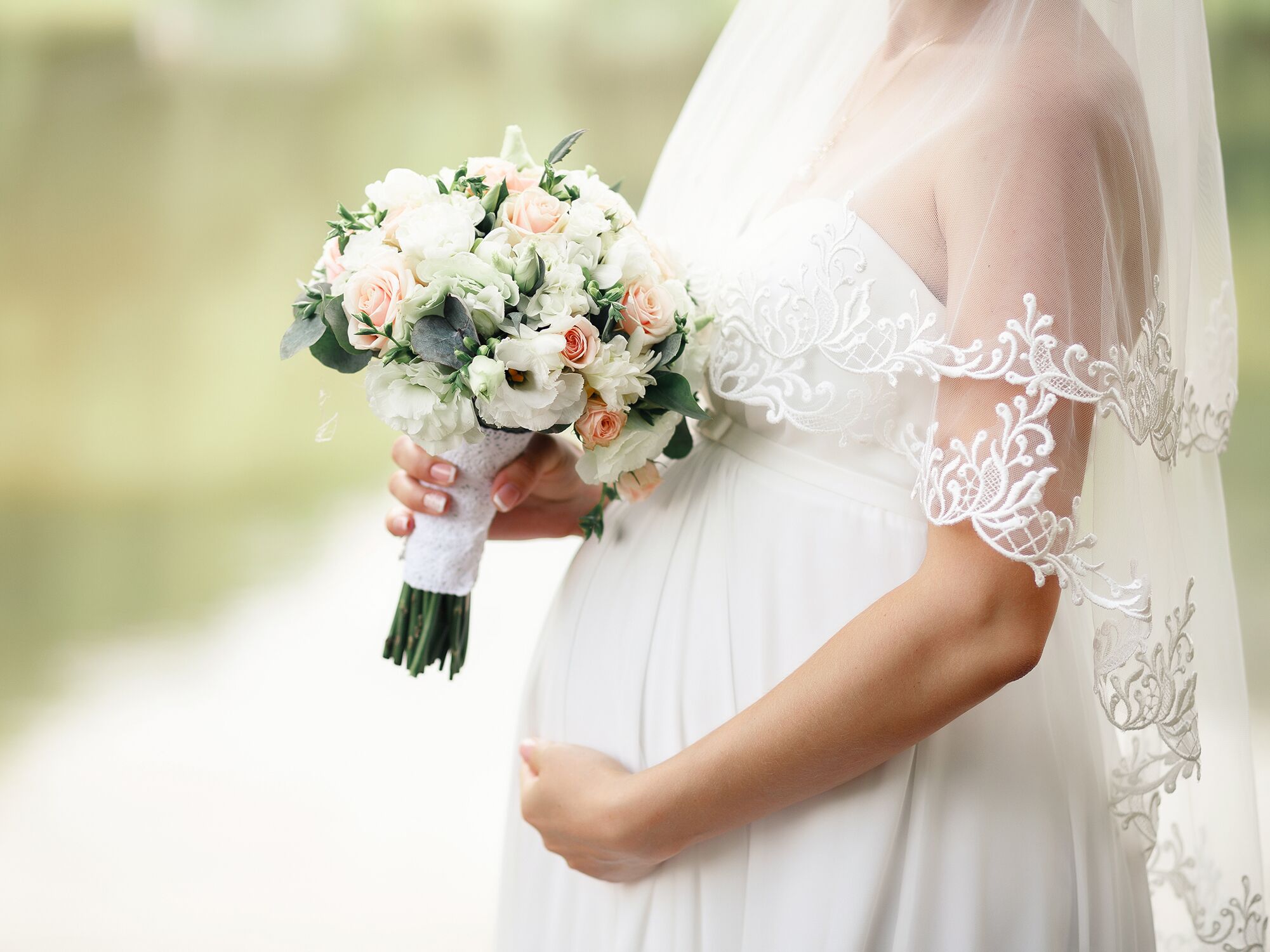 pregnant bride dress