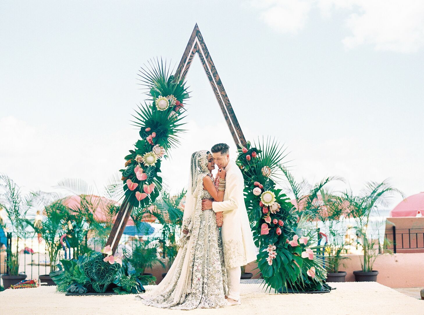 50 Wedding Arch Ideas That Will Pop In Photos