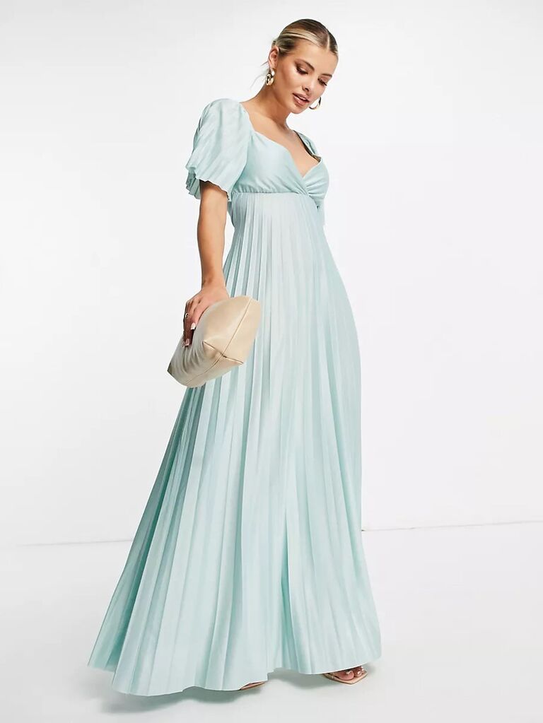 Váy maxi xanh pastel nhẹ nhàng của asos dành cho khách dự đám cưới với tay áo ngắn xếp ly xếp ly trước ngực và váy hoa xếp ly