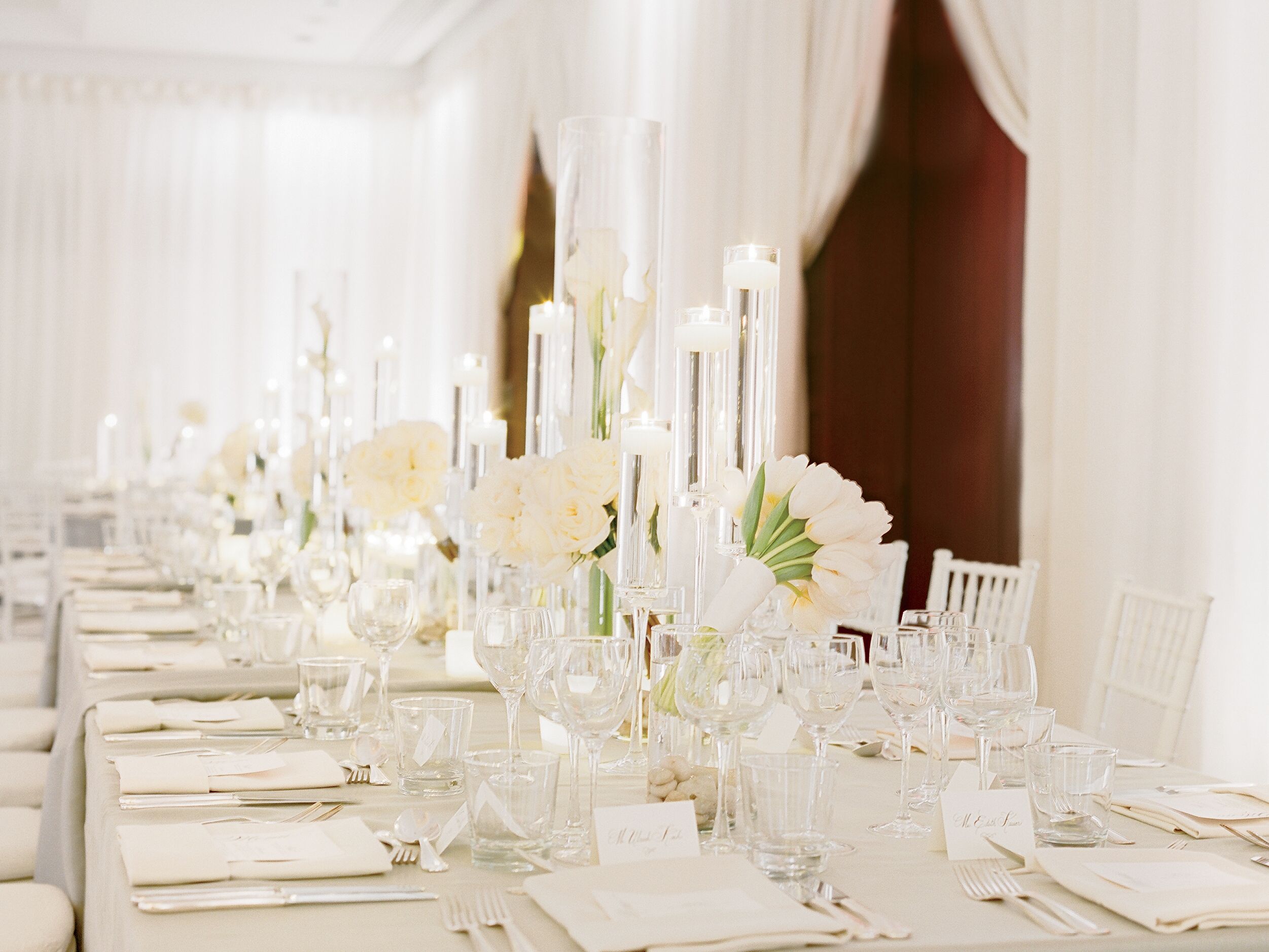 Red And Gold Table Settings And Decorations I Love The Red Flowers Against The White Table Cloths Red Wedding Theme Gold Table Setting Wedding Centerpieces