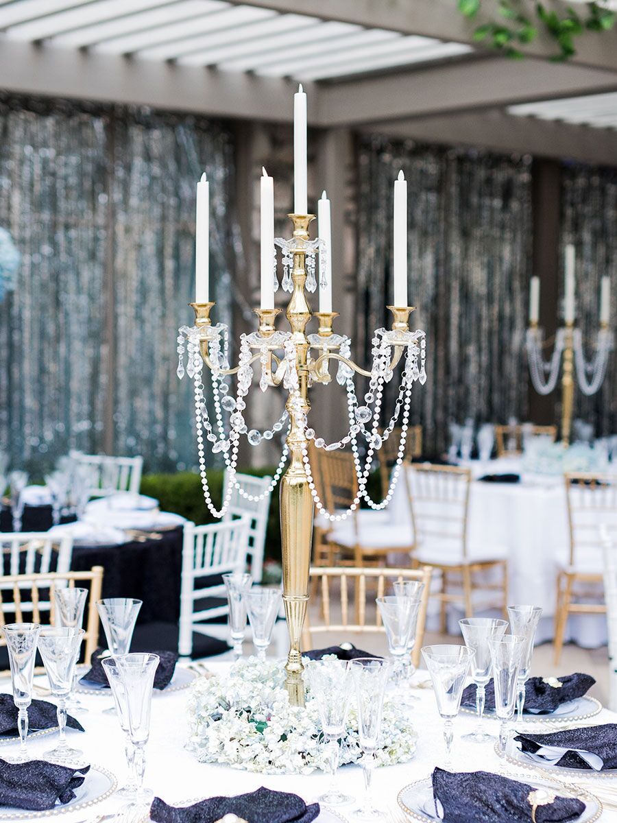 Não-ideias de centro de candelabro floral para casamento