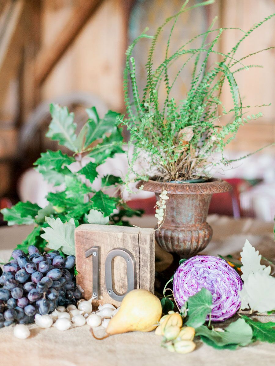 Rustikale herbstliche Mittelstücke ohne Blumen für Ihre Hochzeit