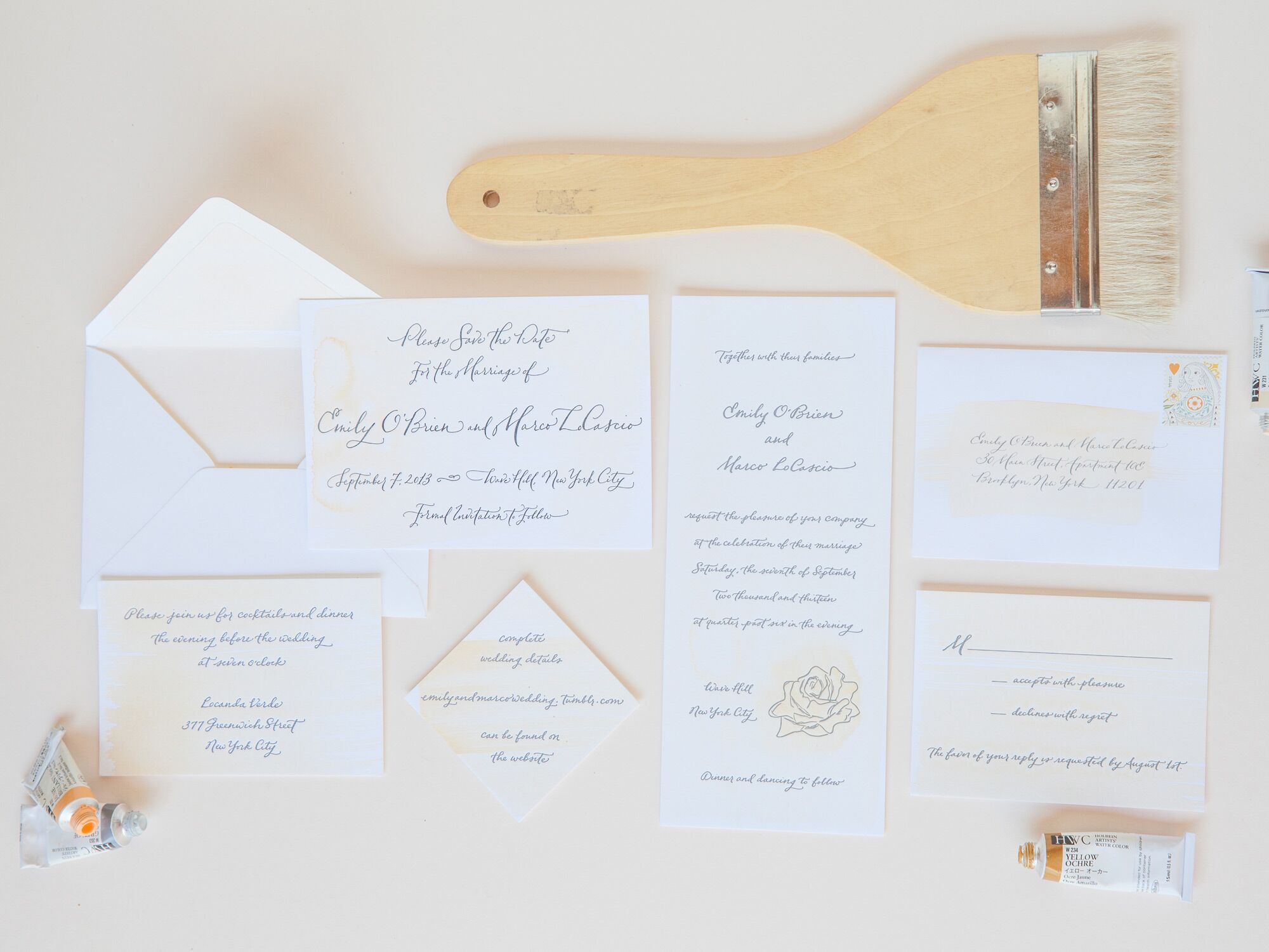 Invitación de boda con pinceladas de diseño de Katie Fischer